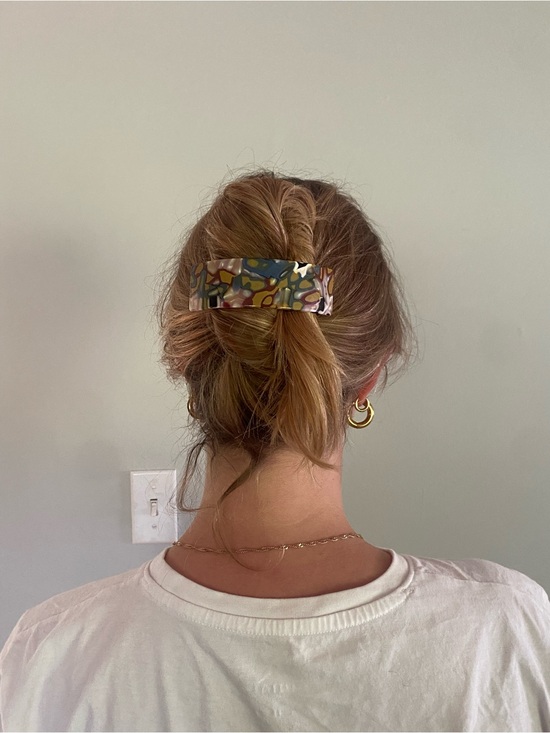 Chunks Accessories - Chunks Multicolor Resin Hair Clip with Blue, Green, Pink & Beige Accents